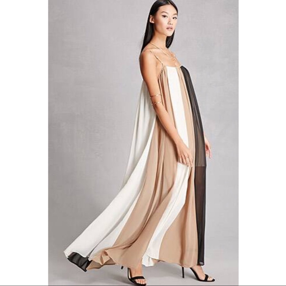 Line & Dot Maxi Dress | HOST PICK